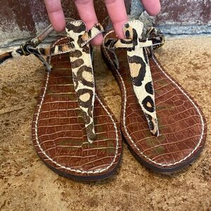 SAM Edelman womens Gigi Classic Calf hair Cheetah print leather Flat‎ Sandals